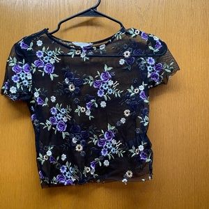 Black lace short sleeve crop